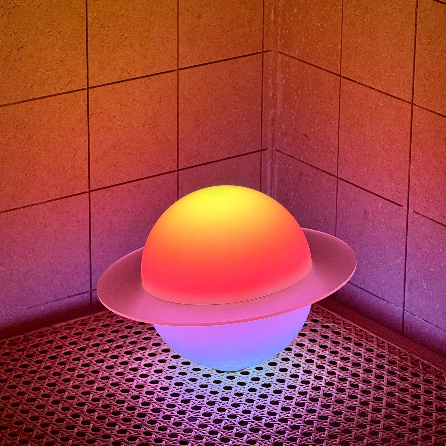 Moonside Neon Planet Lamp