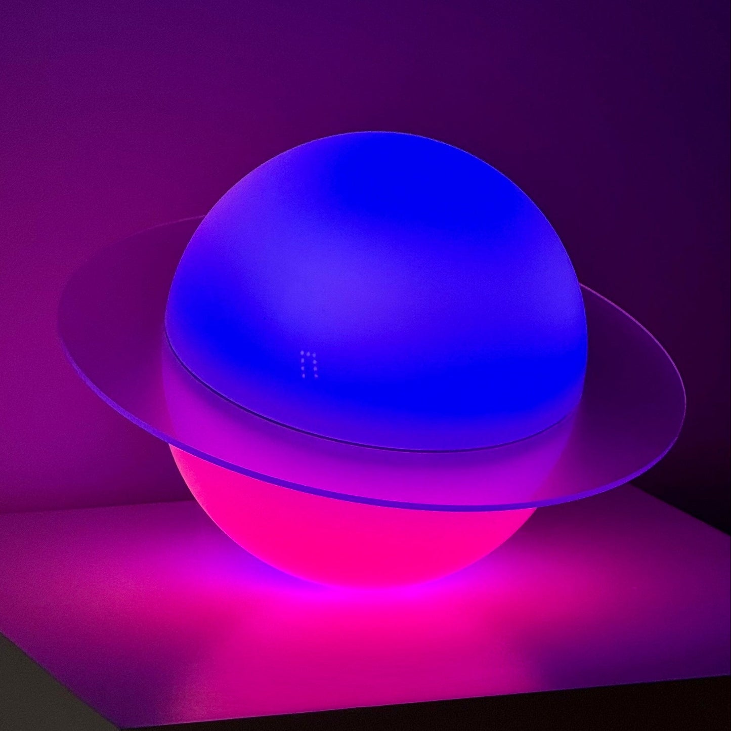 Moonside Neon Planet Lamp